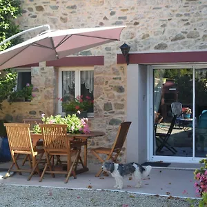  Hébergement de vacances Maison Au Calme Dans Un Endroit De Verdure
